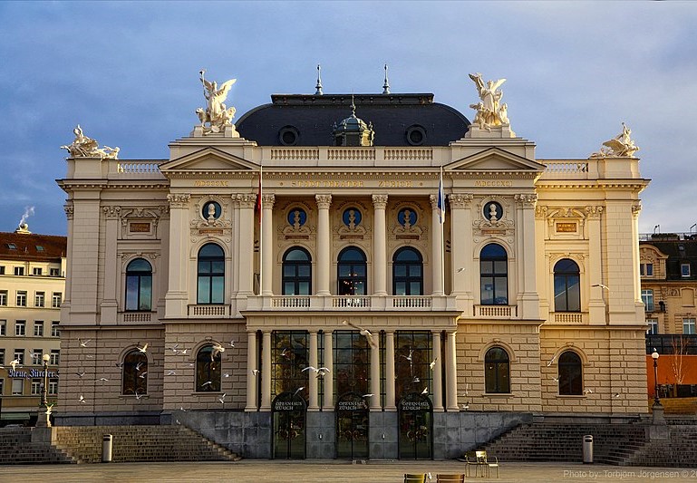 Les Contes dHoffmann in Zrich